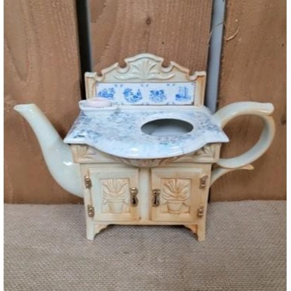Cardew Designs Large Teapot Victorian Washstand Signed Limited Edition Vintage
